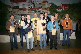 v.l.: Felix-Daniel Cretu (SC Moosburg/2. M3), Sven Hagemann (SK Ingolstadt/3. M3), Rudolf Stark (TSV Ingolstadt Nord/Meister M2), Christoph Zill (SK Freising/2. M1), Martin Spieß (SC Beilngries/Kreismeister), Anton Knitl (SV Ilmmünster/3. M1), Johannes